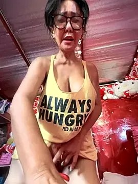 sweetieme on StripChat 