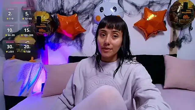 tati_cardenas on StripChat 