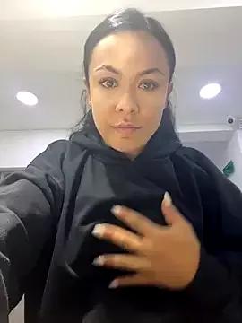 TiffanyyLam on StripChat 