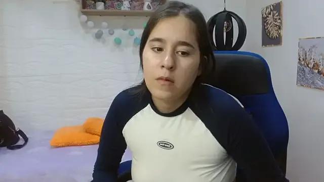 tulunaroja on StripChat 