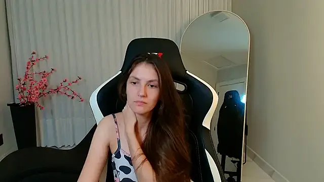 upssnowy on StripChat 