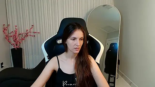 upssnowy on StripChat 