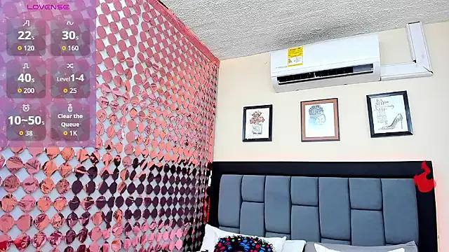 StripChat VioletaCollins is Group VioletaCollins — tit clamps