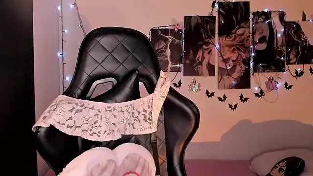 willow_poisson on StripChat 