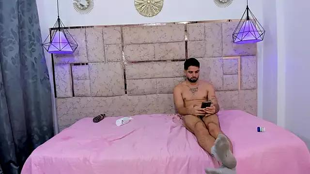 yez_hot_ggh on StripChat