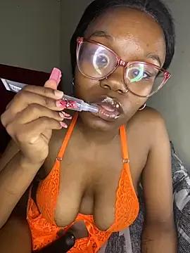 Freechat YummyMelanin117 on StripChat