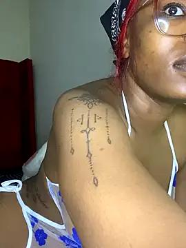 Freechat YummyMelanin117 on StripChat