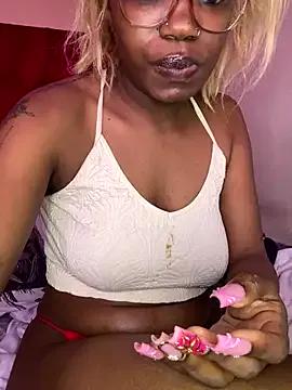 Freechat YummyMelanin117 on StripChat