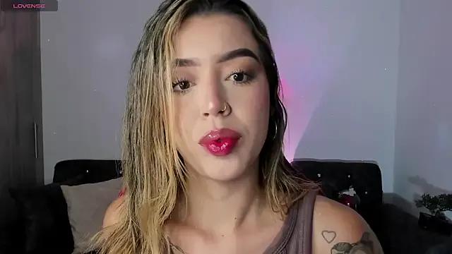 zoee_jackson on StripChat 